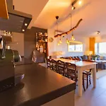 Near Beach, Cosy Terrace, Pool & Fibre Wifi