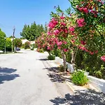 Lovely Apartment In La Cala With Pool By Costarentals - Ref 07
