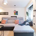 Moyua Luxe By Staynnapartments
