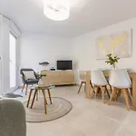 Boooom!!! Apartment With Swimming Pool
