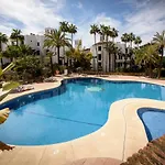 Classical Apartament In Elviria