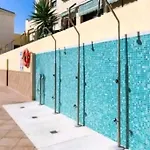Moderno Estudio Con Jacuzzi Privado Y Piscinas!