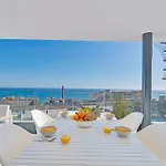 Apartment With Big Pool And Close To Beach!