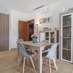 Gorgeous Home In Arenas With Wifi