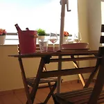 Atico Coqueto Con Terraza
