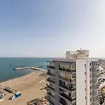 Stunning Apartment In Fuengirola