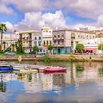 Centro De Ayamonte. Junto Al Rio Guadiana Y Nuevo Puerto Deportivo.
