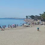 Gran Vivienda Unifamiliar Centrica Y Cercana Al Mar