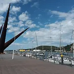 Raiz Azul, Proximo A Salinas