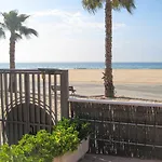 At080 Pins, Comunidad Con Piscina En 1Ra Linea De La Playa