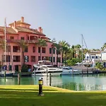 Yolo Spaces - Sotogrande - Puerto Luxury Apartment