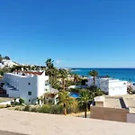 Sea View - Ultra Modern - Roof Terrace- Front Line