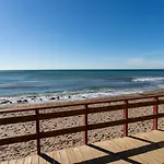 Beach House With Direct Access To Calahonda Beach And Open Sea Views Cs183
