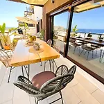 Luxury Designer Apartment - Unbeatable Sea Views