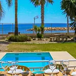 Villa Acacias - Only Families