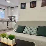 Casa La Parra, Grupos