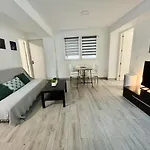 Casa La Parra, Grupos