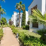 2149-Amazing Groundfloor 3 Bedrooms On Golf, Pools