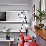 Bebarceloner Eixample Apartments - 2 Bedrooms