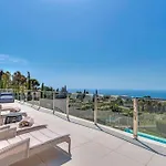 Espectacular Villa In Higueron