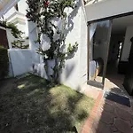 Estepona - Playa - 2 Dormitorios Con Amplio Jardin Privado Pa24