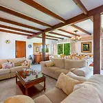 Villa Aran By Villa Plus