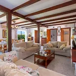 Villa Aran By Villa Plus