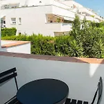 Beautiful And Quiet Family Townhouse In Great Location
