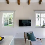 Only Families Villa And Guest House With Private Pool