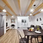 Bebarceloner Eixample Duplex Apartments
