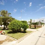 Casa A 400M De Playa, 3 Habitaciones, 2 Banos Y Jardin