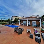 Villa Junto A La Playa Con Piscina