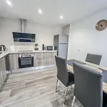 Modern 2 Bed Apartment With Pool In Frigiliana