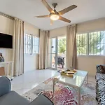 Casa Zebra Club Caronte