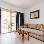 Private Studio Pyr By The Beach Promenade - Shared Pool Available