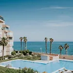 Apto Primera Linea De Playa