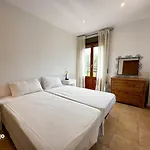 Mul001 Bright 2 Bedroom Apartment With Pool View