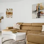 Sanders Sol 1 - Smart Three-Bedroom Apartment In The Center Of Puerto Banus Nightlife