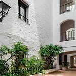 Sanders Sol 1 - Smart Three-Bedroom Apartment In The Center Of Puerto Banus Nightlife