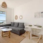 Newly Renovated Apt W Amazing Panoramic Sea Views!