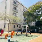 Cozy 2-Bedroom Serviced Apartment With Netflix