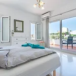 Casa Leo Holiday Villa