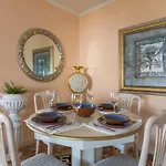 1 Line Beachfront Apartment With Stunning Sea View