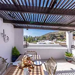 Town House With Roof Terrace In Heart Of Vinuela