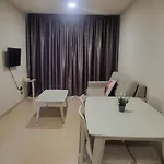 Apartamento Coqueto Con Terraza Y Cerca De La Piscina Comunitaria Y De La Playa!