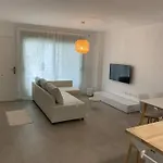 El Cantal. Maravilloso Apartamento En Primera Linea De Playa Con Piscina.
