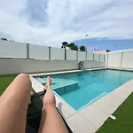 Luxury Apartment - Rooftop Terrace, Community Pool & Nearby Beach