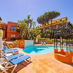 Cubo'S Beach & Parking Jardines De Don Carlos