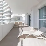 Seaview Luxury With Rooftop Pool
