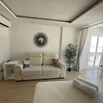 Exclusivo Estudio Piscinas, Conserjeria 24 H